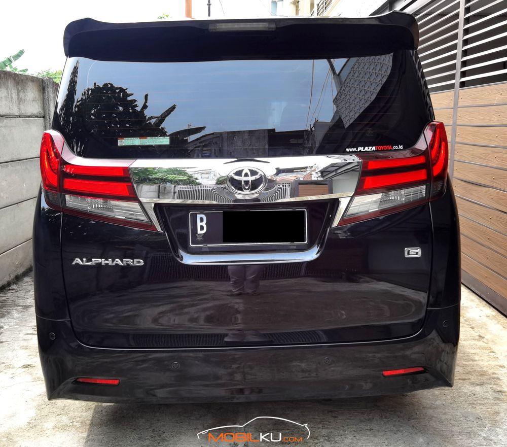 Mobil Toyota Alphard 2016