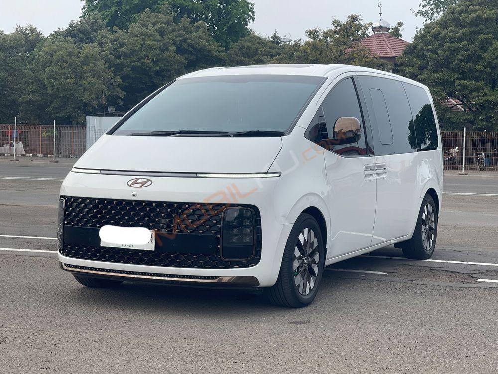 Mobil Hyundai Staria 2022