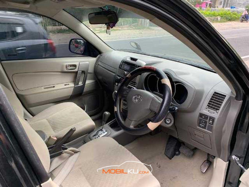 Mobil Toyota Rush 2012