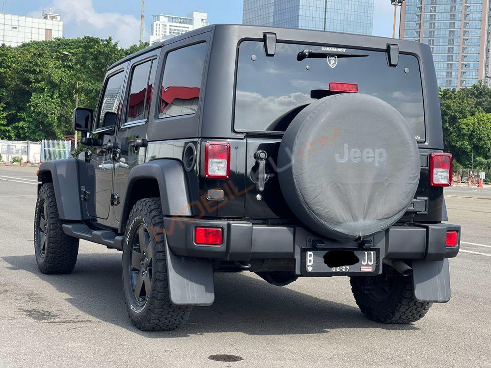 Mobil Jeep Wrangler 2011