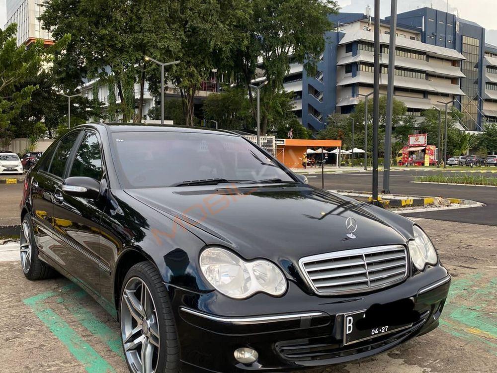Mobil Mercedes-Benz C-Class 2006