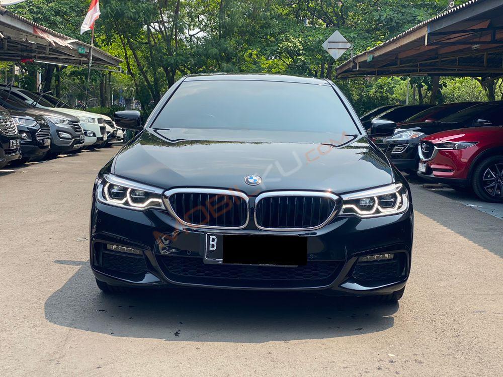 Mobil BMW 5 Series 2020