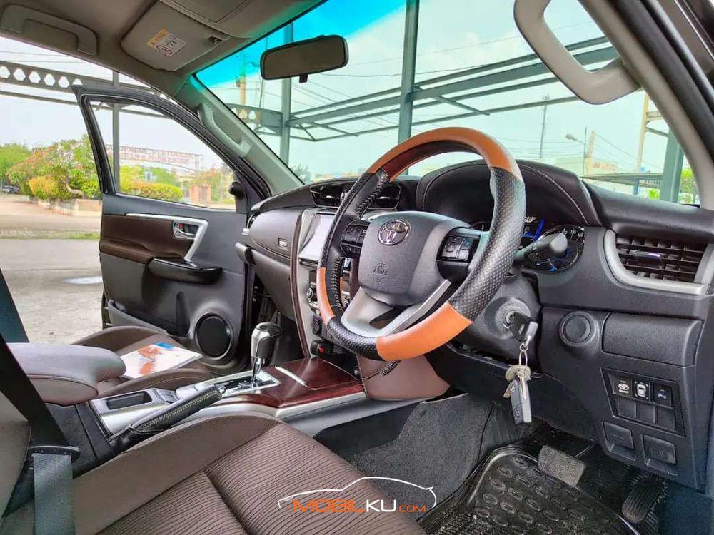 Mobil Toyota Fortuner 2016