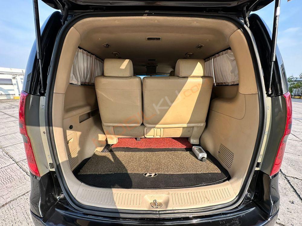 Mobil Hyundai H-1 2013