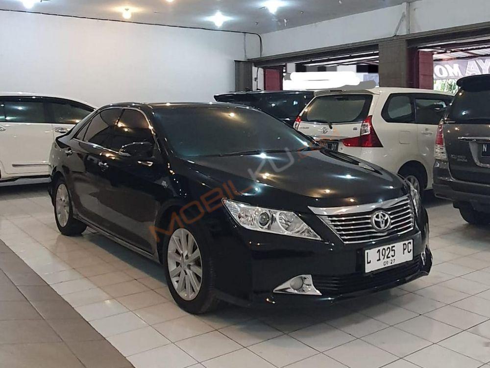 Mobil Toyota Camry 2012