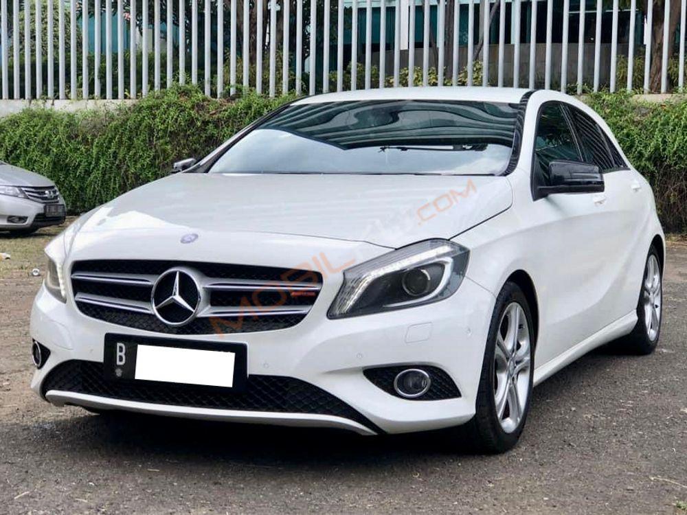 Mobil Mercedes-Benz A-Class 2013