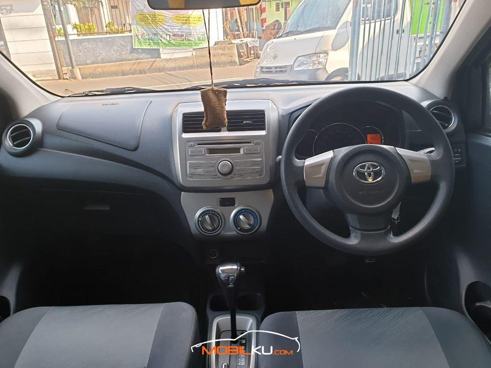 Mobil Toyota Agya 2014