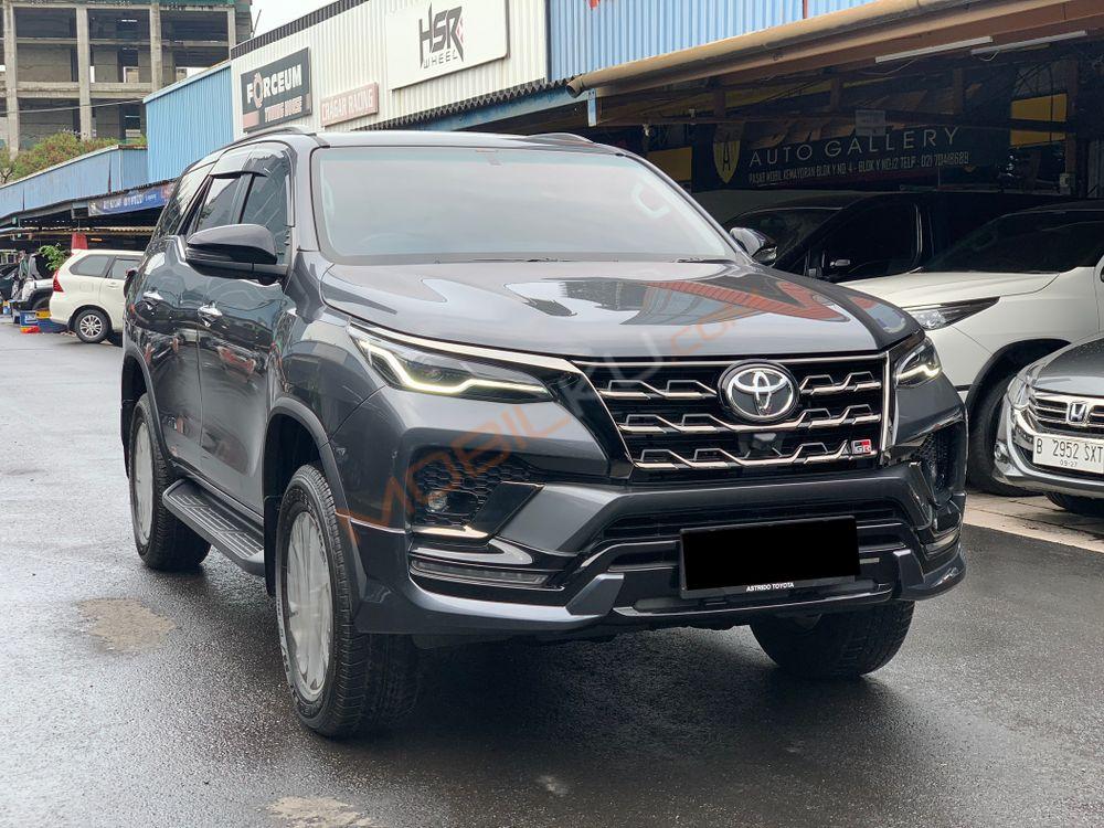 Mobil Toyota Fortuner 2023