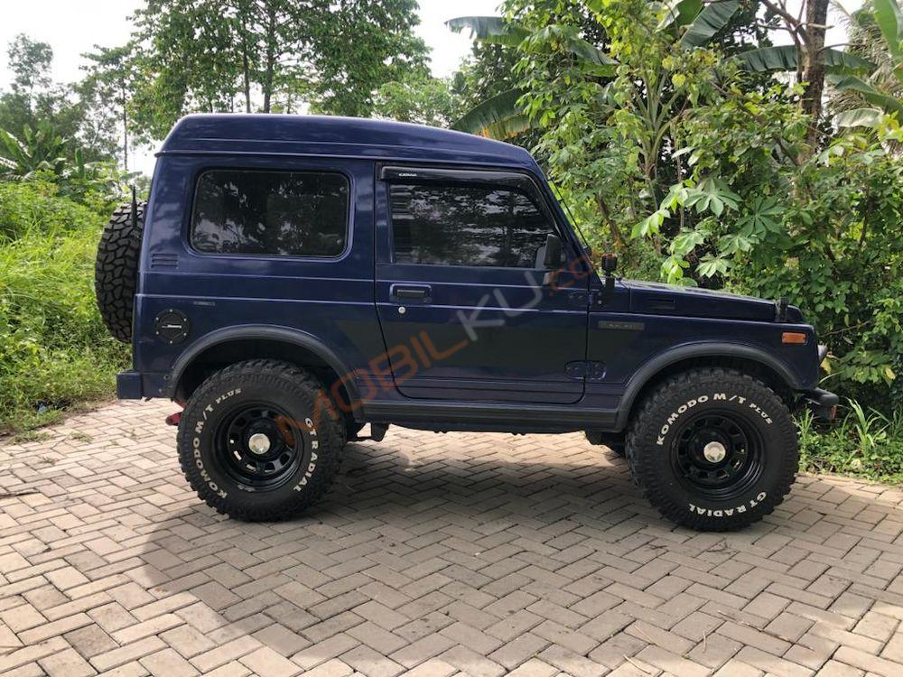 Mobil Suzuki Katana 2000