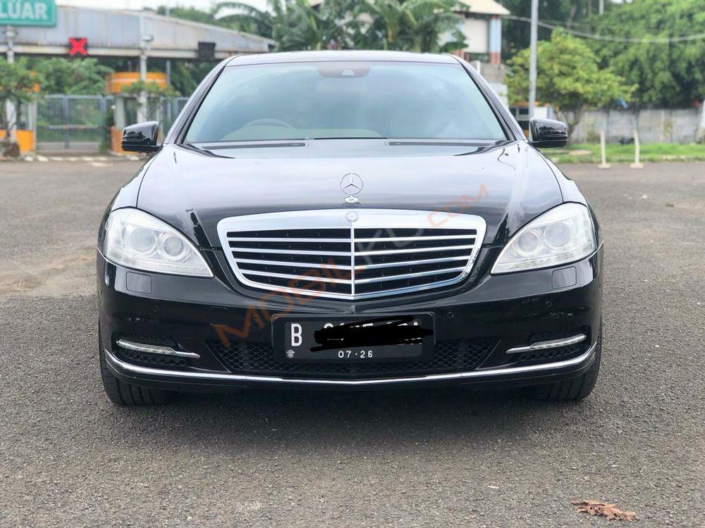 Mobil Mercedes-Benz S-Class 2011