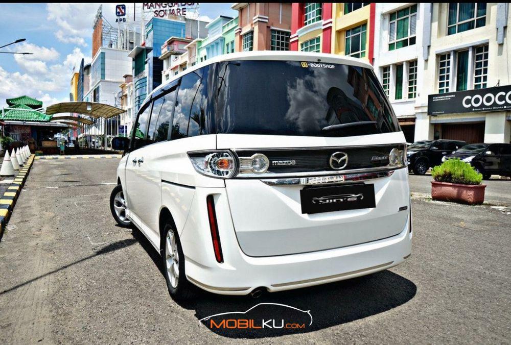 Mobil Mazda Biante 2017