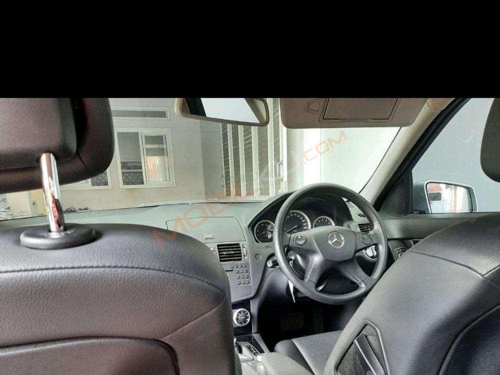Mobil Mercedes-Benz C-Class 2010