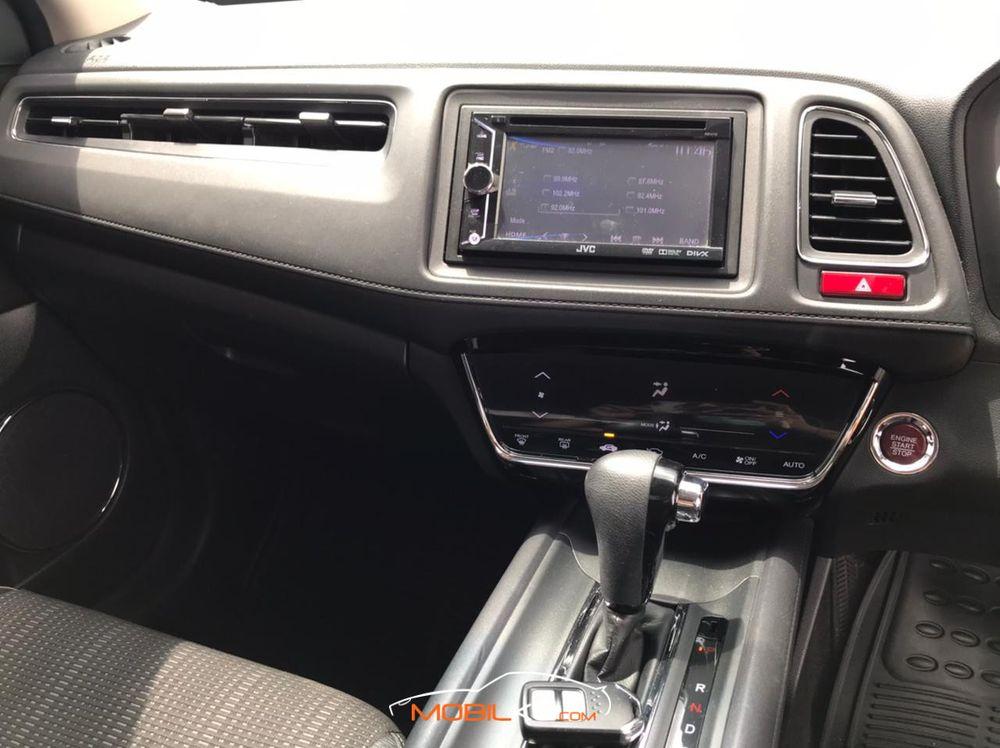 Mobil Honda HR-V 2015