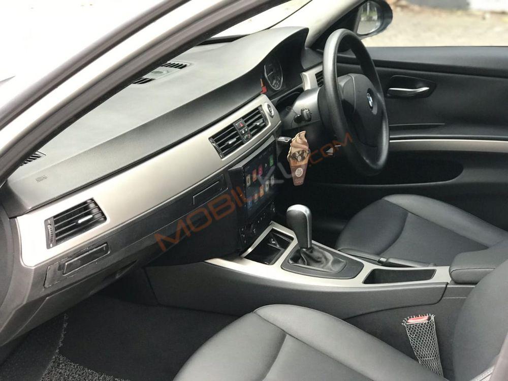 Mobil BMW 3 Series 2006