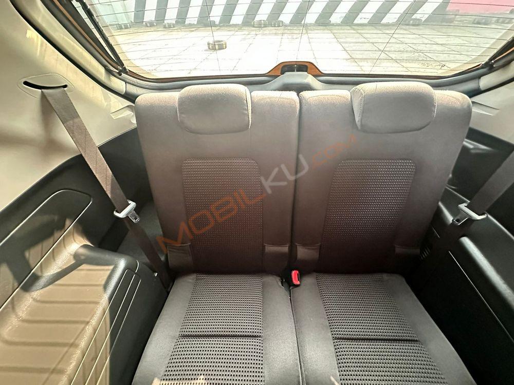 Mobil Chevrolet Captiva 2013