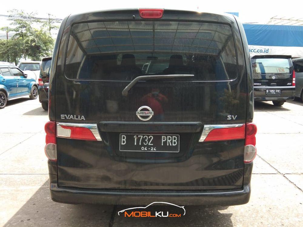 Mobil Nissan Evalia 2014