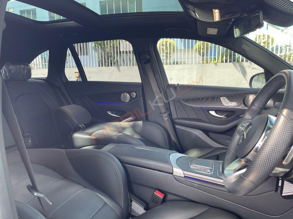Mobil Mercedes-Benz GLC 2022