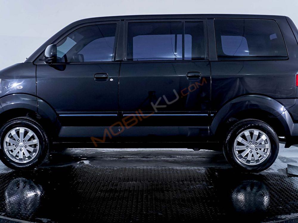 Mobil Suzuki APV 2016
