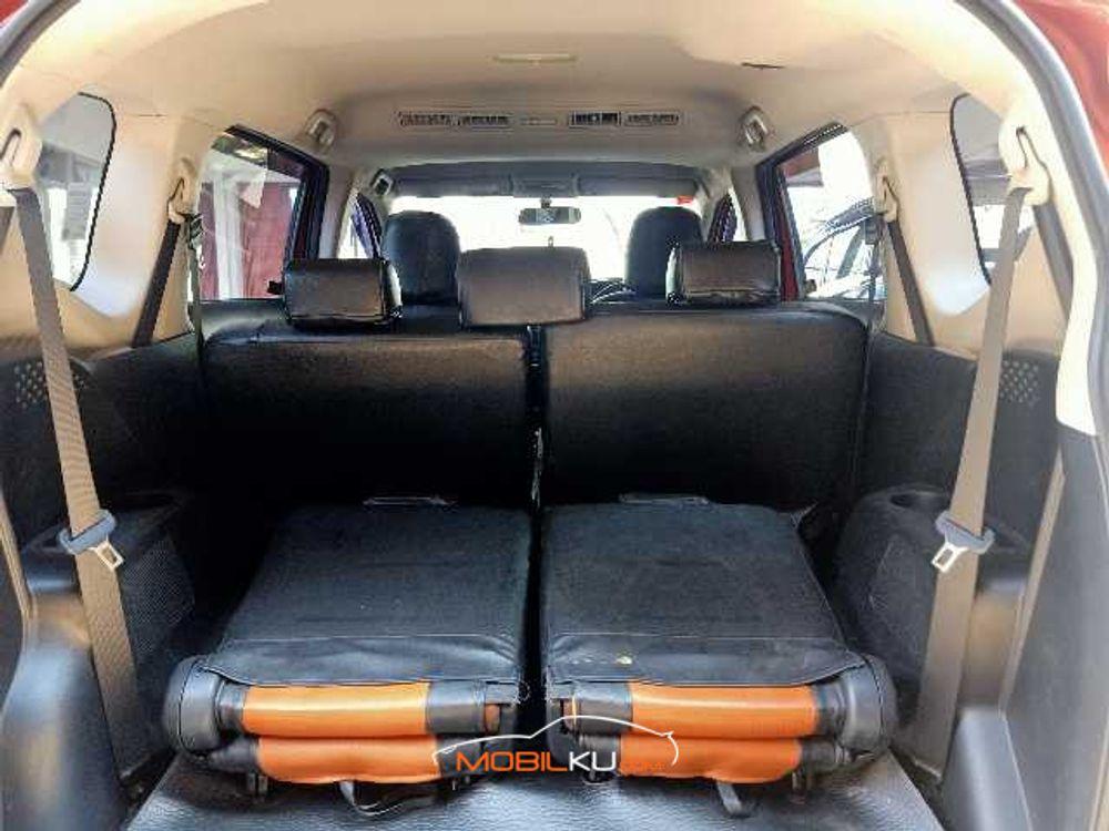 Mobil Toyota Sienta 2016