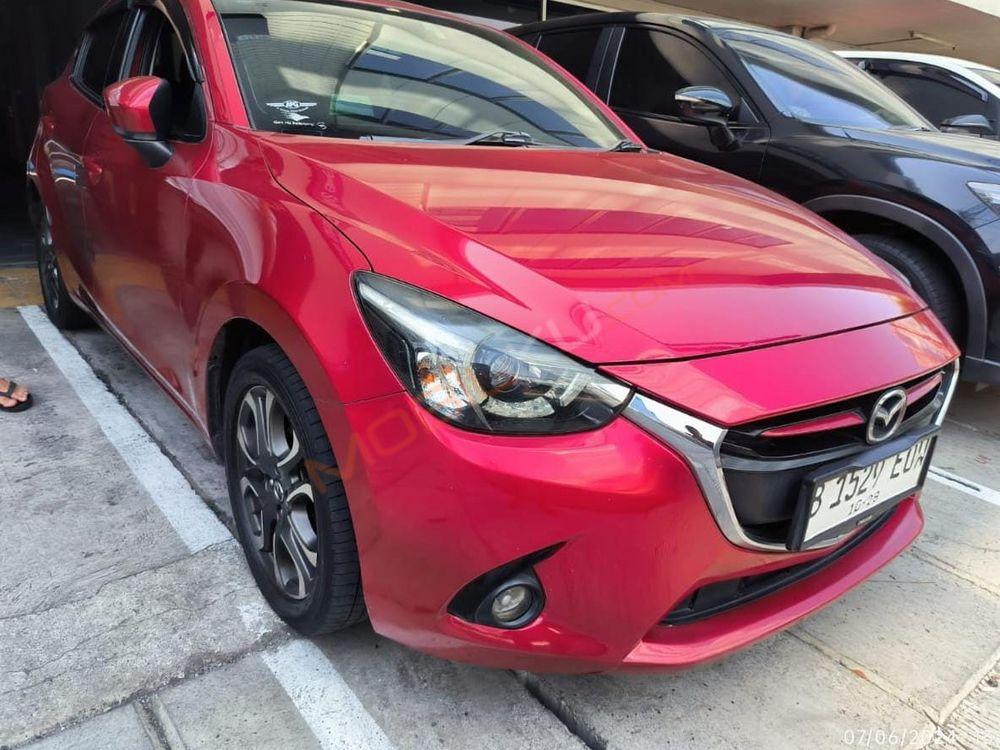 Mobil Mazda 2 Hatchback 2016