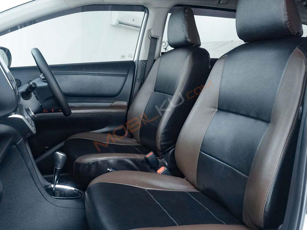 Mobil Toyota Sienta 2018