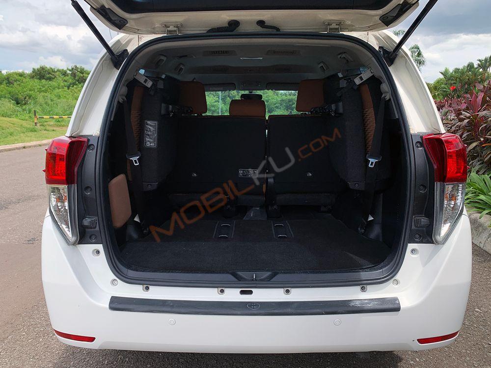 Mobil Toyota Kijang Innova 2020