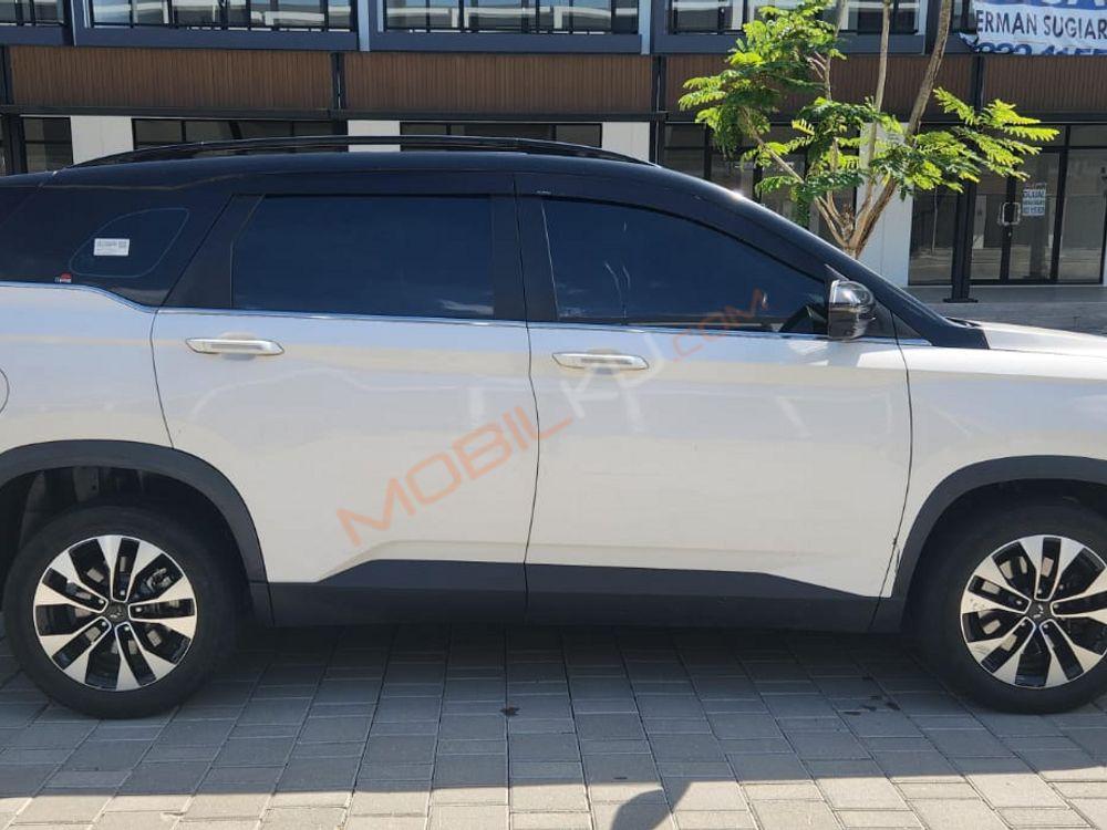 Mobil Wuling Almaz 2022
