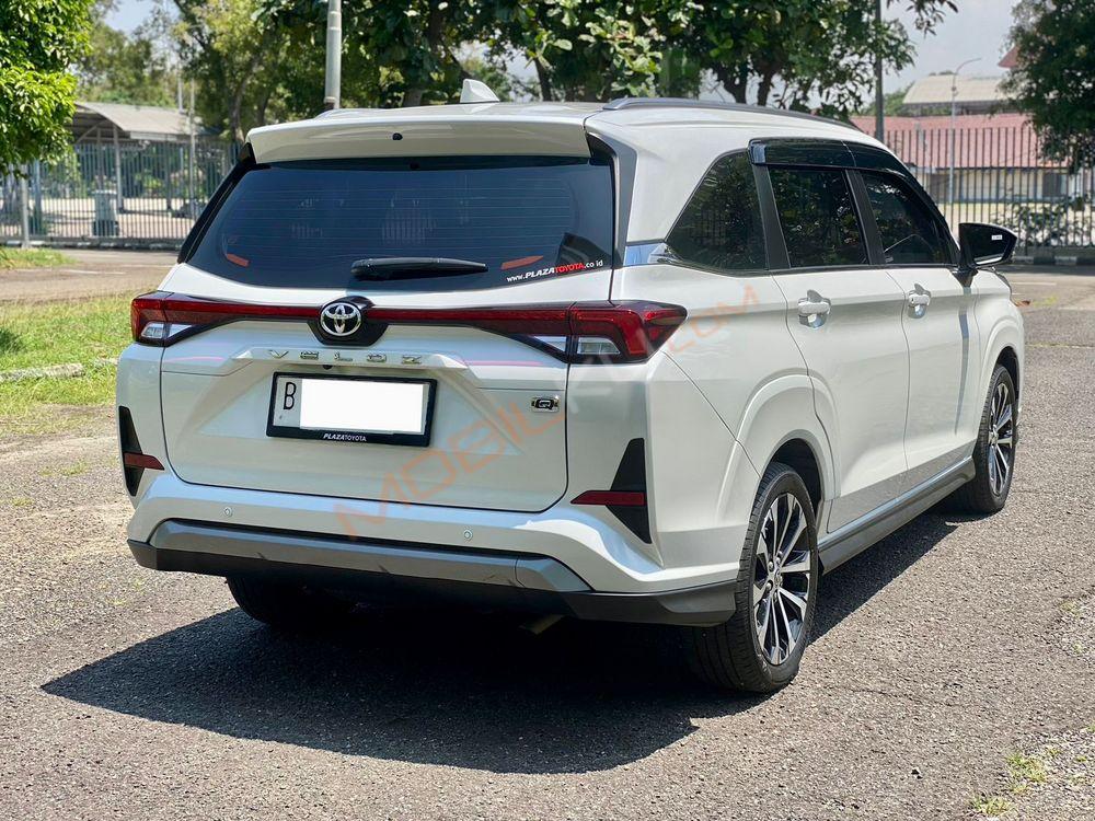 Mobil Toyota Veloz 2022
