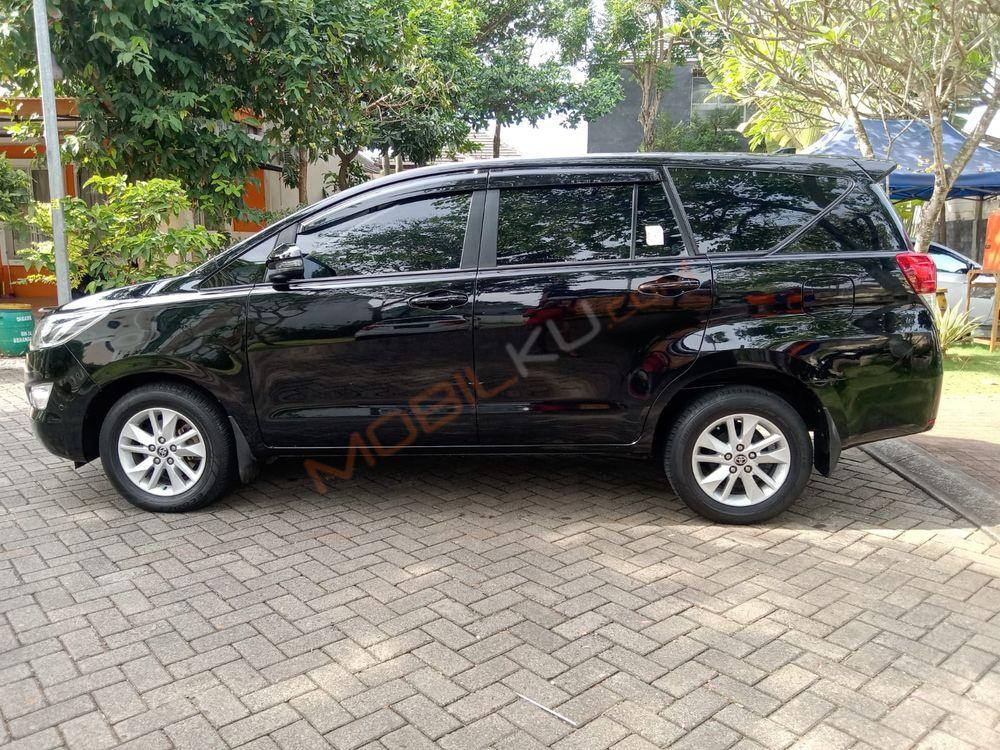 Mobil Toyota Kijang Innova 2020