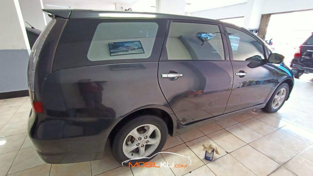 Mobil Mitsubishi Grandis 2008
