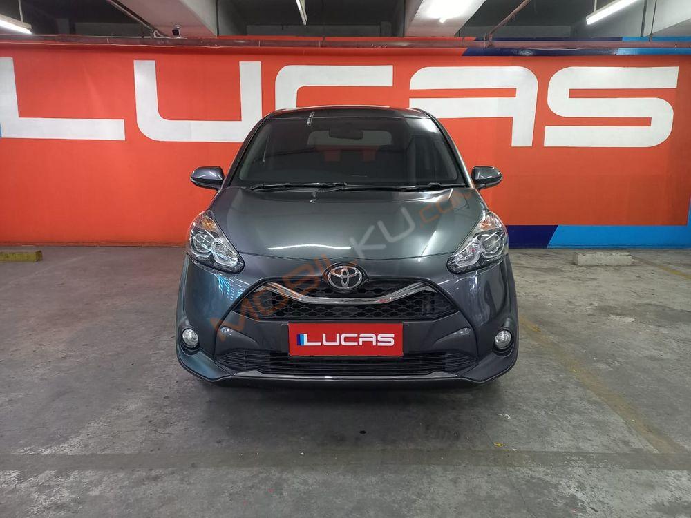 Mobil Toyota Sienta 2020