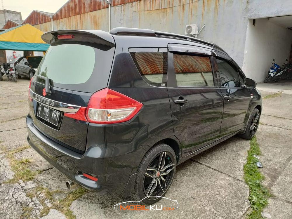 Mobil Suzuki Ertiga 2015