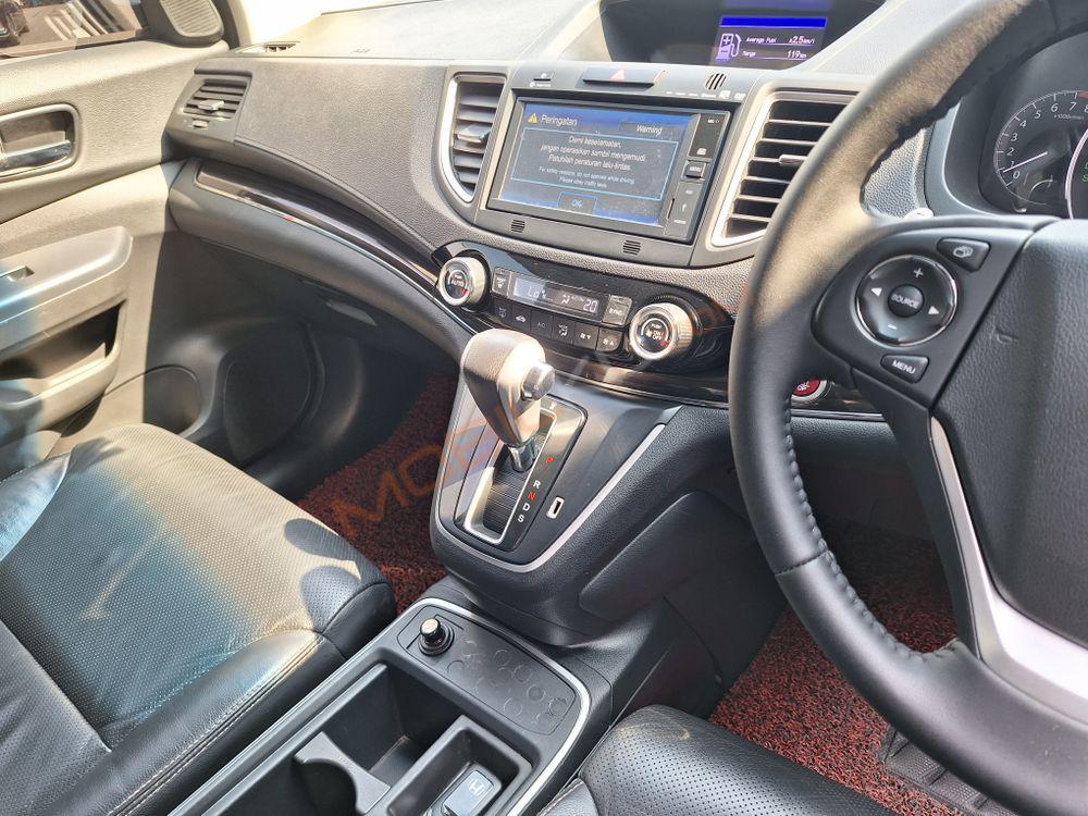 Mobil Honda CR-V 2015