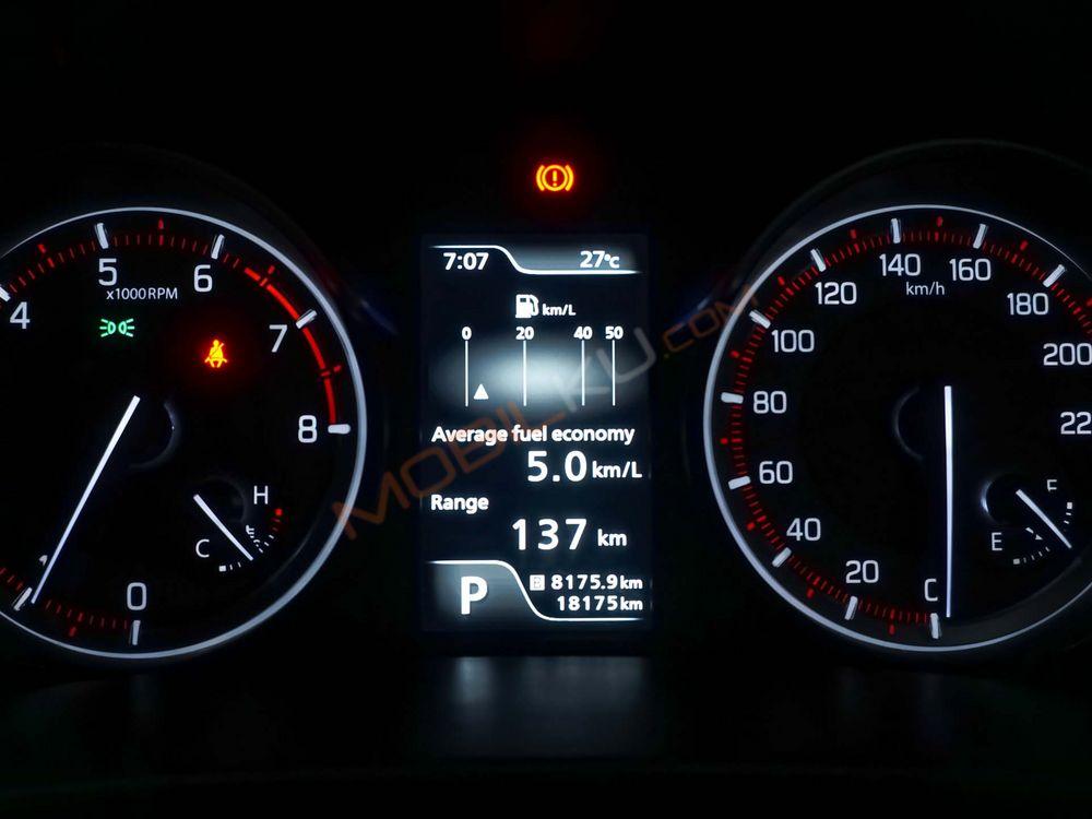 Mobil Suzuki XL7 2023