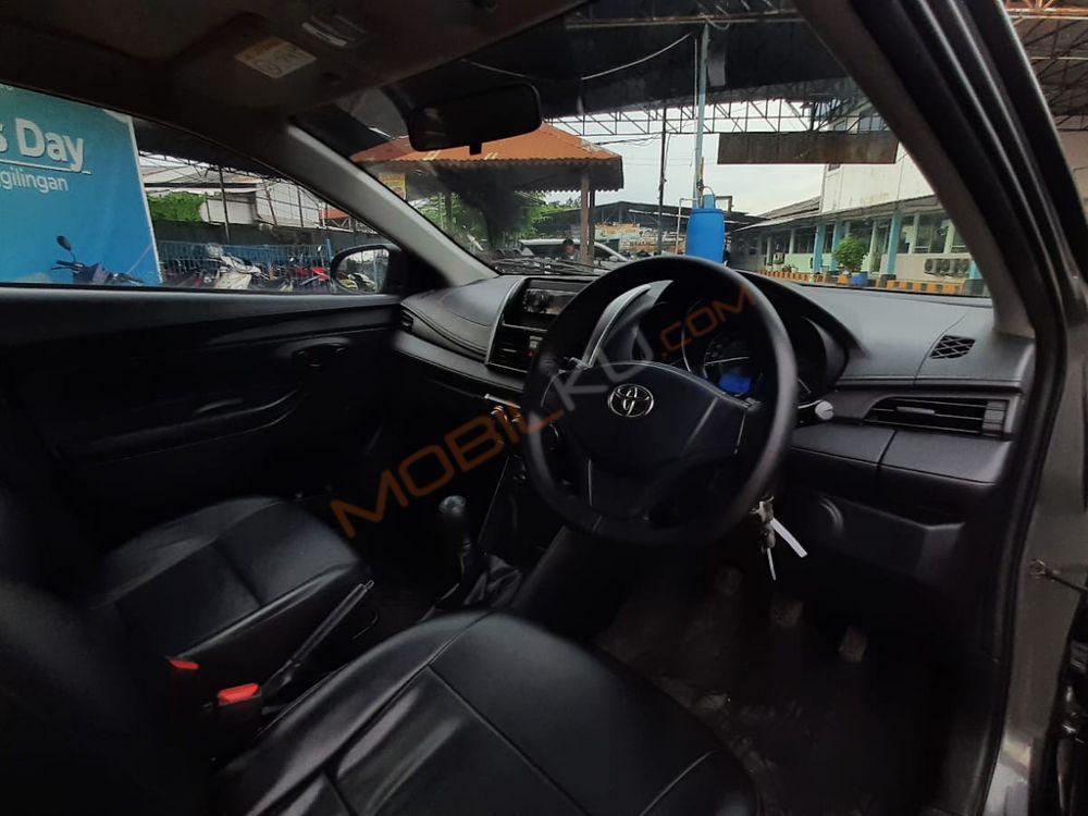 Mobil Toyota Limo 2016