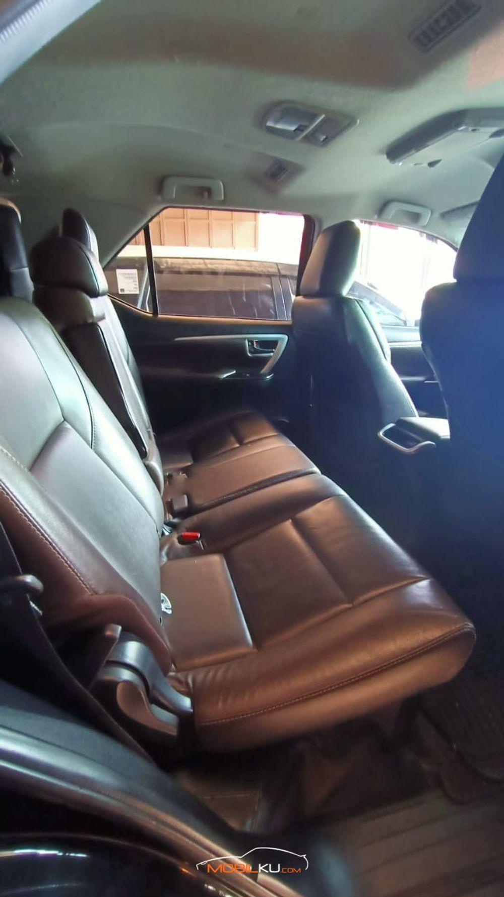 Mobil Toyota Fortuner 2016