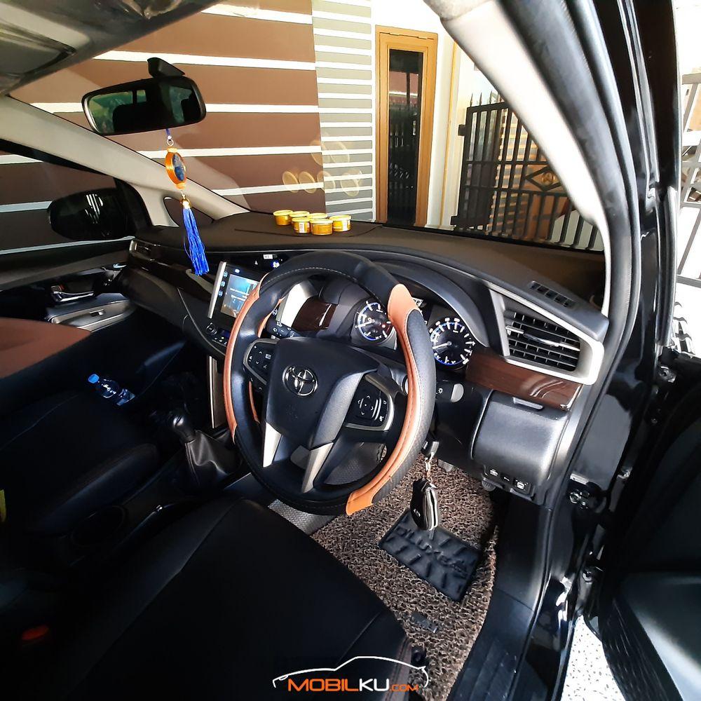 Mobil Toyota Kijang Innova 2019