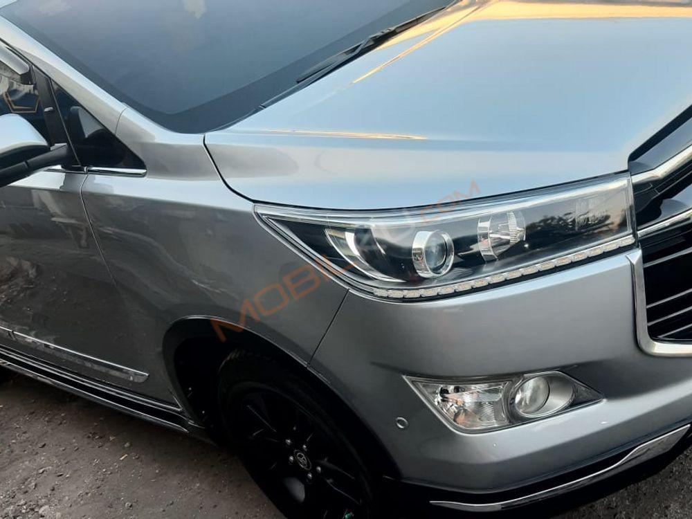 Mobil Toyota Kijang Innova 2019