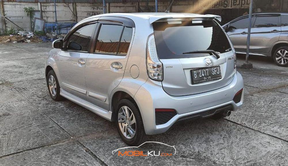 Mobil Daihatsu Sirion 2015
