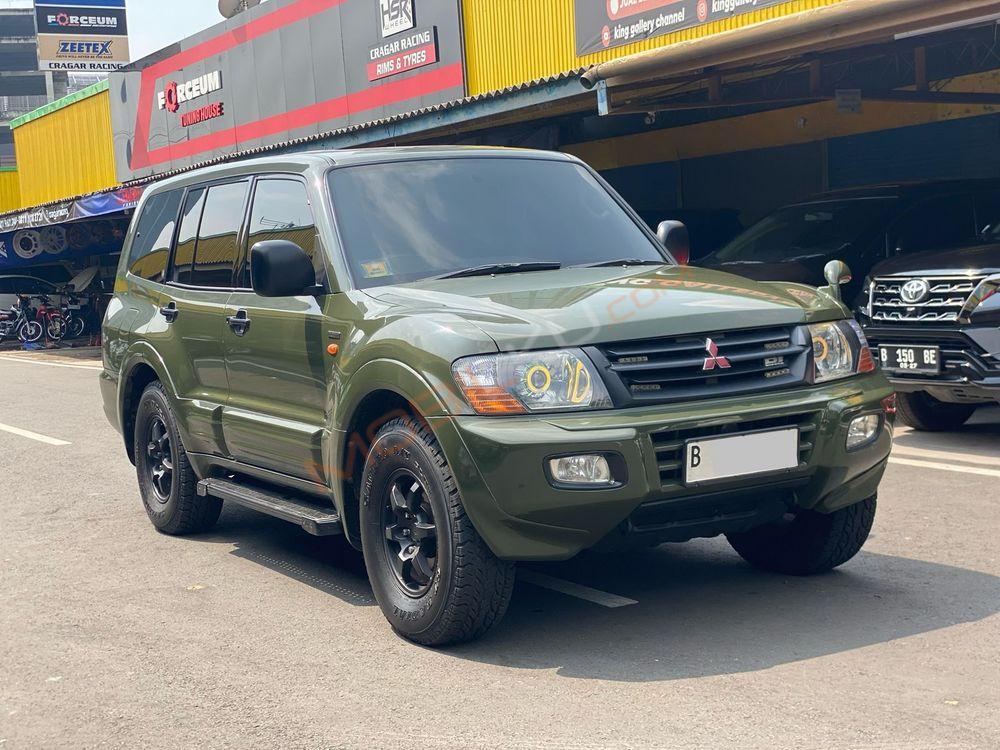Mobil Mitsubishi Pajero 2001