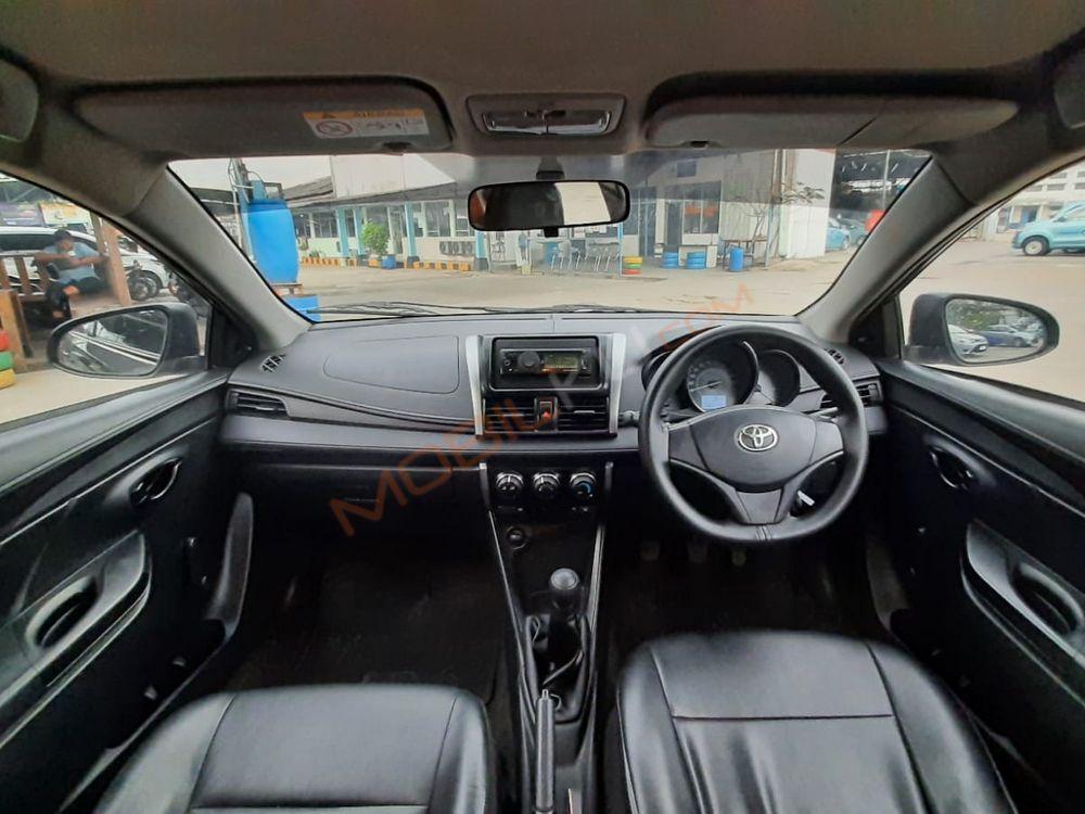 Mobil Toyota Limo 2014