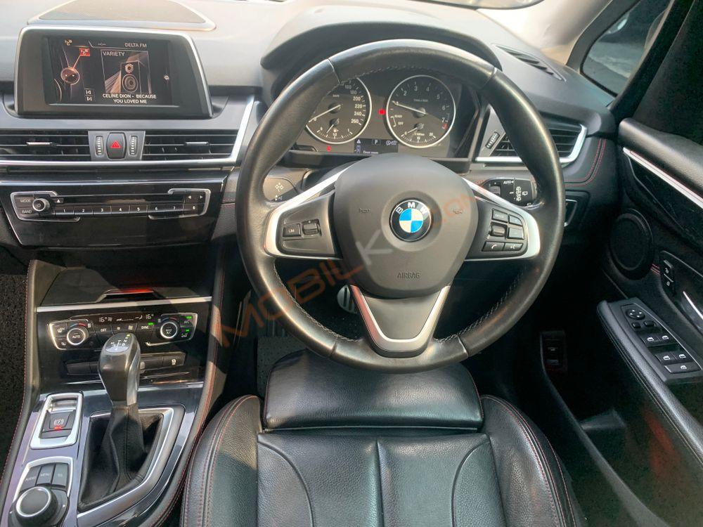 Mobil BMW 2 Series 2016