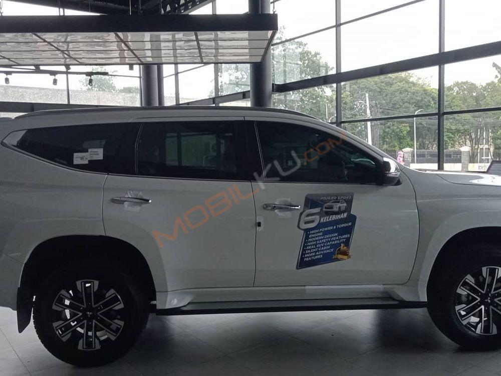 Mobil Mitsubishi Pajero Sport 2022