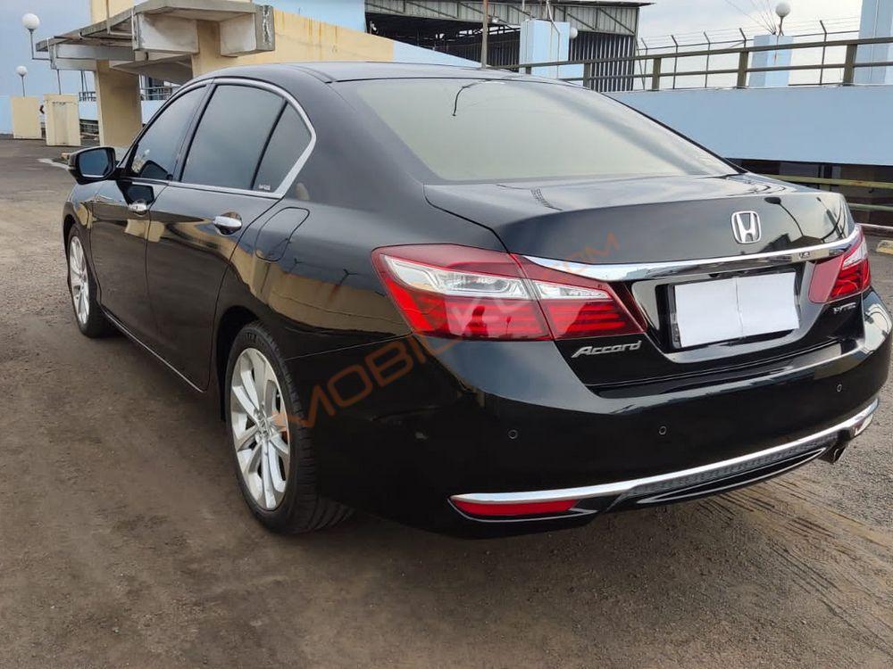 Mobil Honda Accord 2017