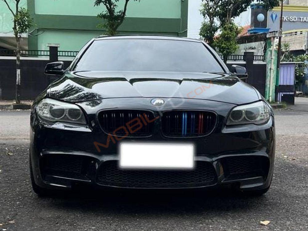 Mobil BMW 5 Series 2011