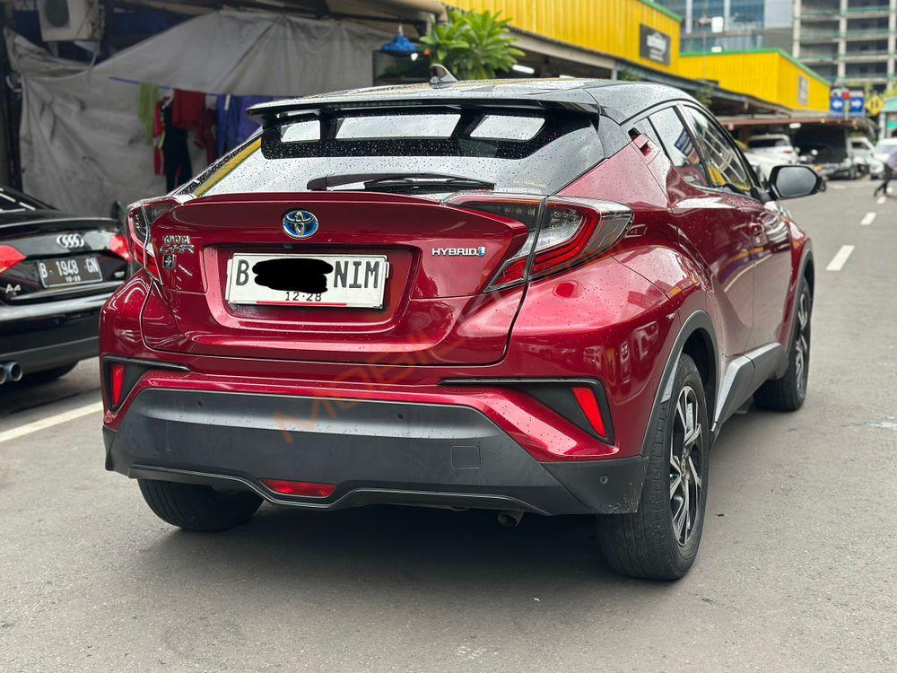 Mobil Toyota C-HR 2021