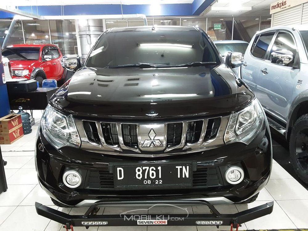Mobil Mitsubishi Triton 2017