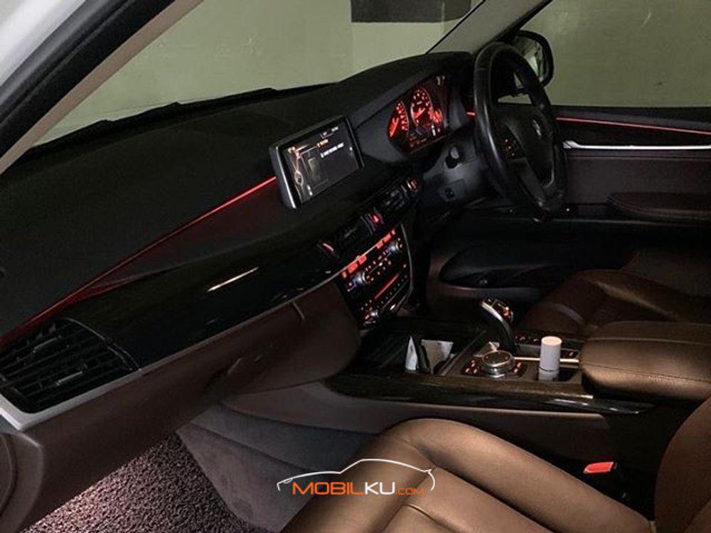 Mobil BMW X5 2015