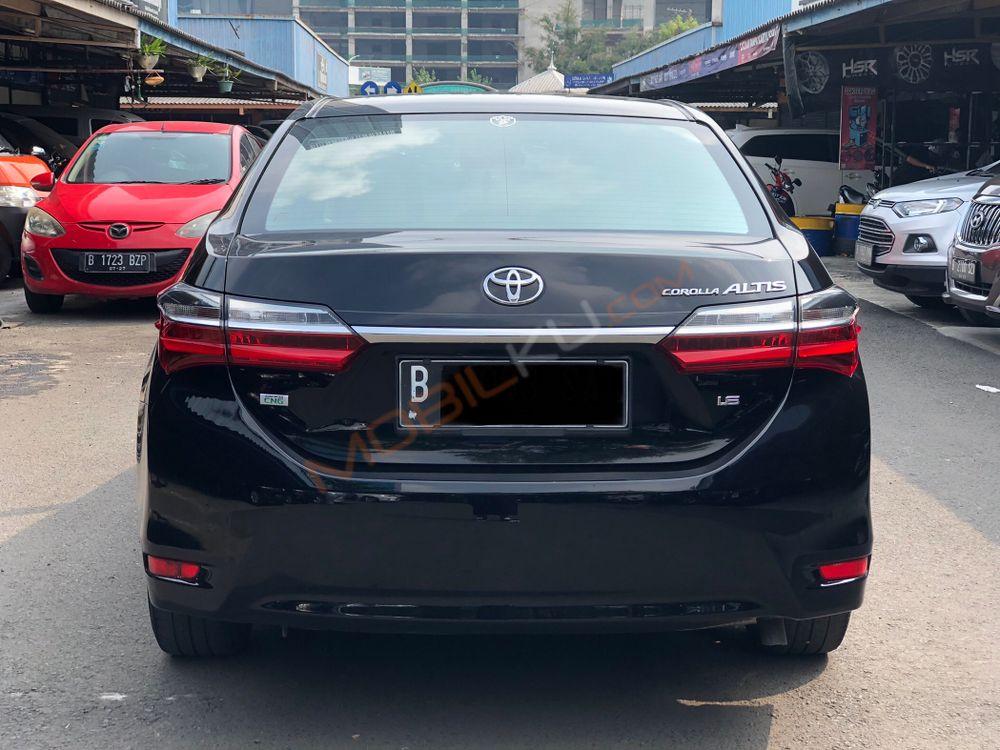Mobil Toyota Corolla 2018