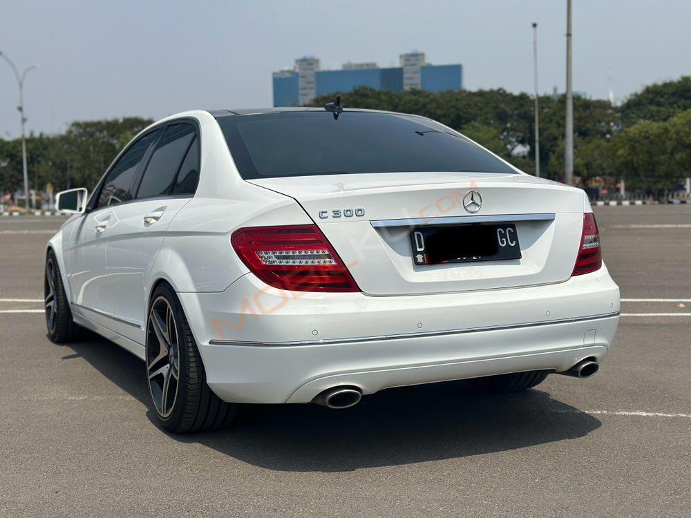 Mobil Mercedes-Benz C-Class 2013